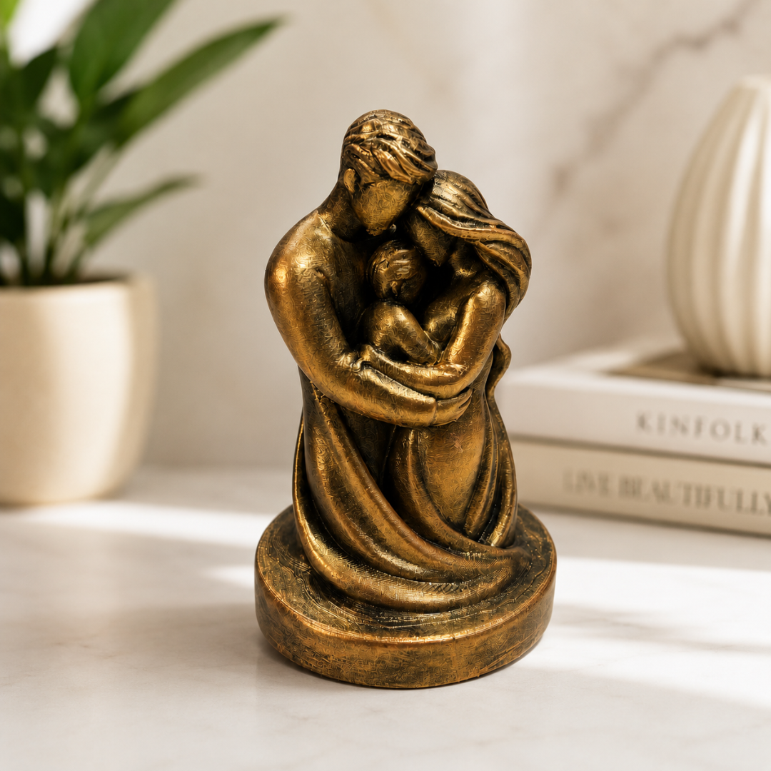 Bond of Love –  A Sculpture for the Dreamers
